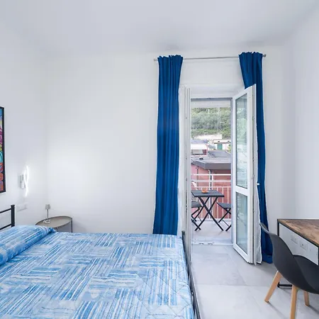 Charlie 89 Modern With Ac In The Center Monterosso al Mare