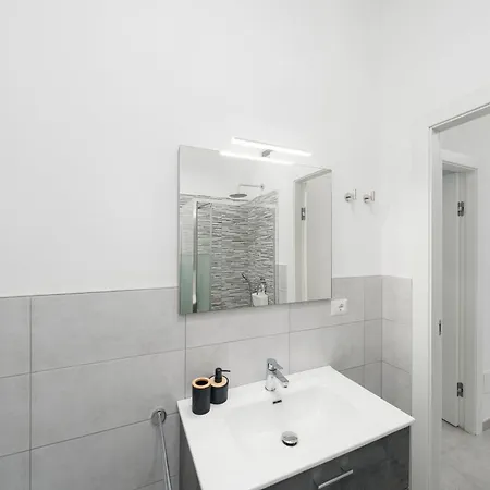 Charlie 89 Modern With Ac In The Center Monterosso al Mare